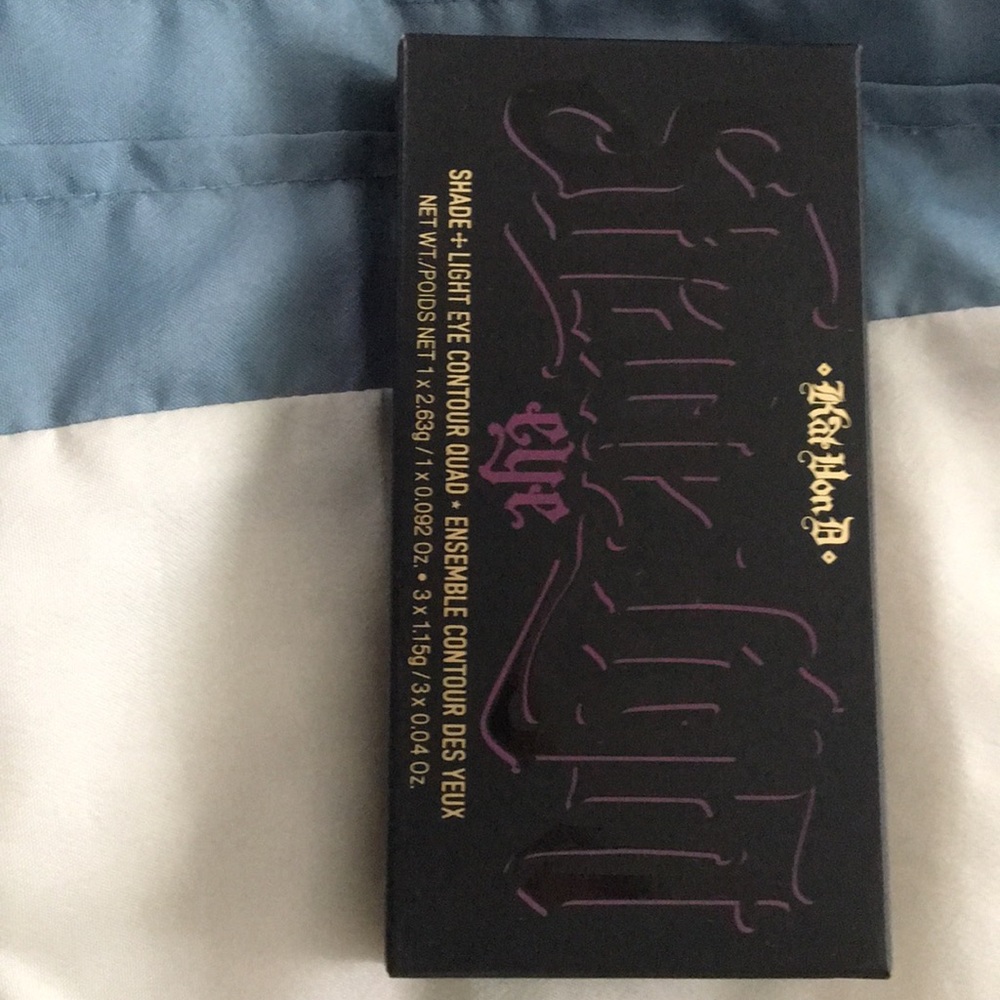 Kat Von D shade + light pallet Plum